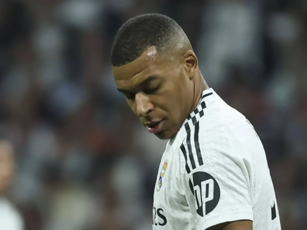 Kylian Mbappé struggles at Real Madrid, the truth unfolds: "His teammates are..." - Real Madrid