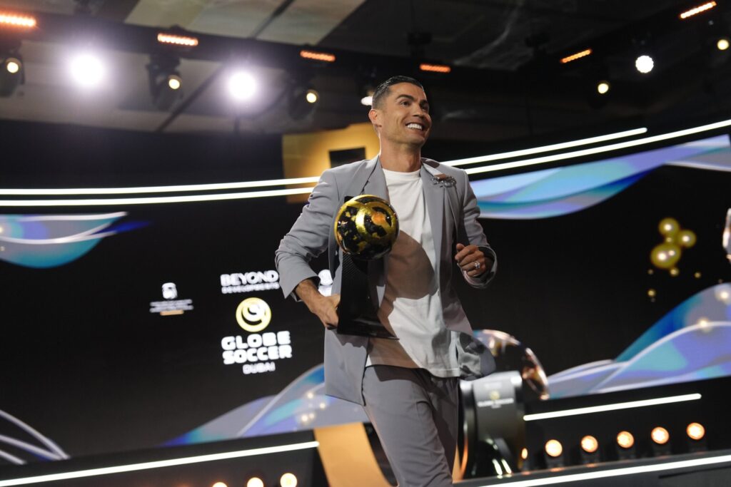 Cristiano Ronaldo tears into Ligue 1, France immediately humbles him: "Messi playing under..."